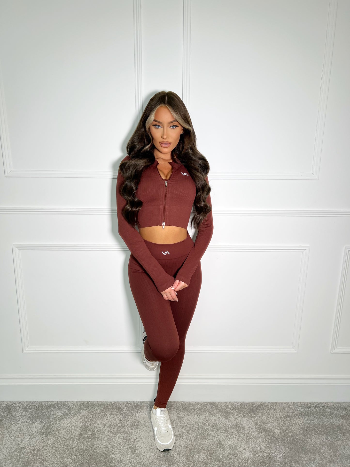 Vibe Active Contour Long Sleeve Zip Top - Brown